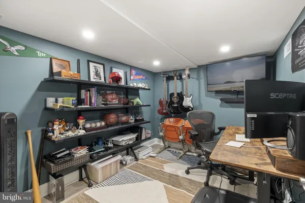 $1,300,000 | 201 Wolf Lane, Ambler, PA 19002