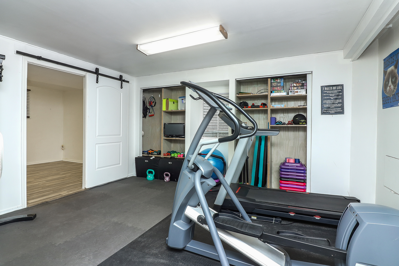 3 Hickory Oaks Court Bolingbrook, IL 60490 - Photo 17 of 21 a view of an empty room