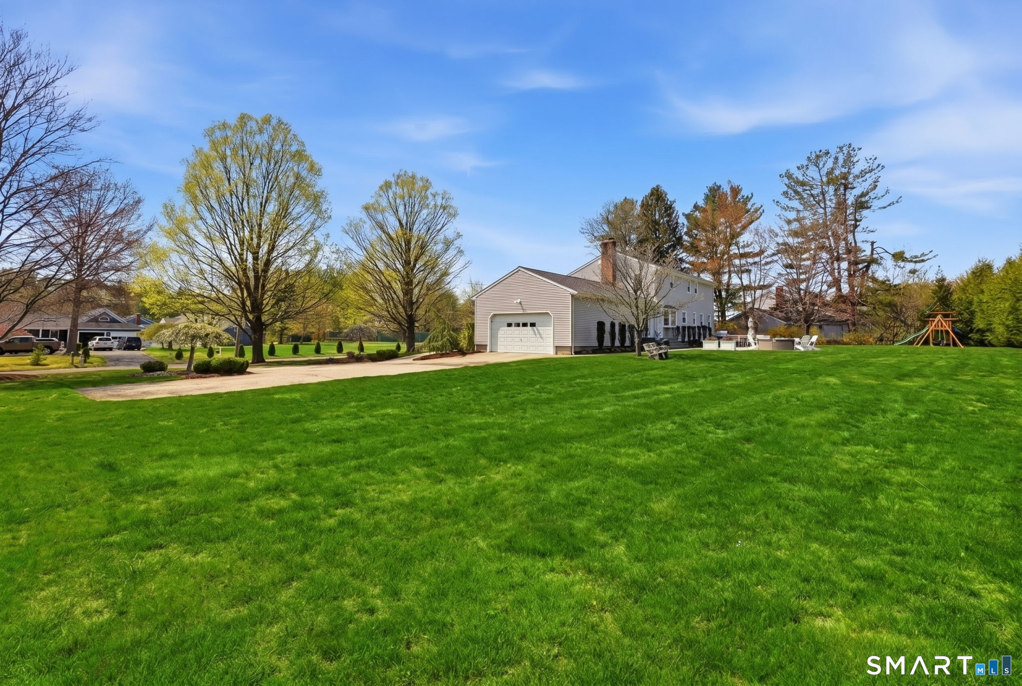 8 Scenic Hill Road Trumbull, CT 06611 - Photo 9 of 46