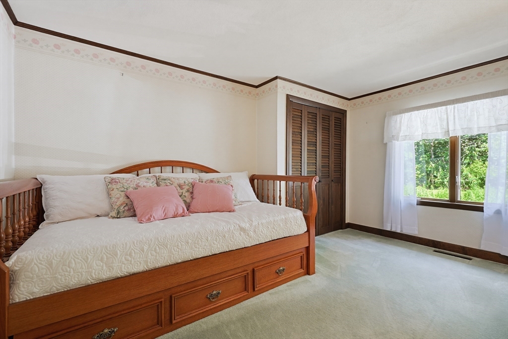 665 South Street Walpole, MA 02081 - Photo 27 of 40