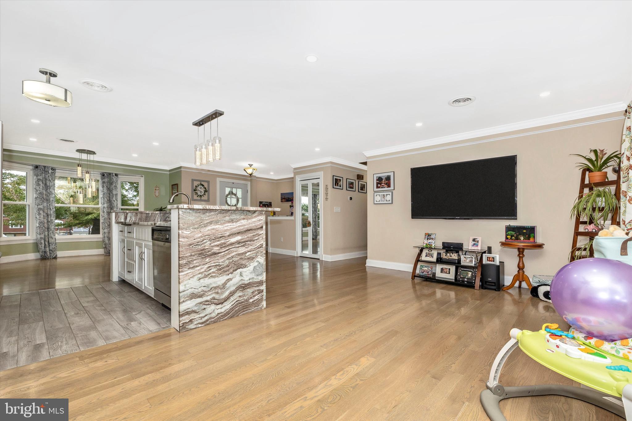 24317 Ridge Road Damascus, MD 20872 - Photo 16 of 52 Gallery Image 16