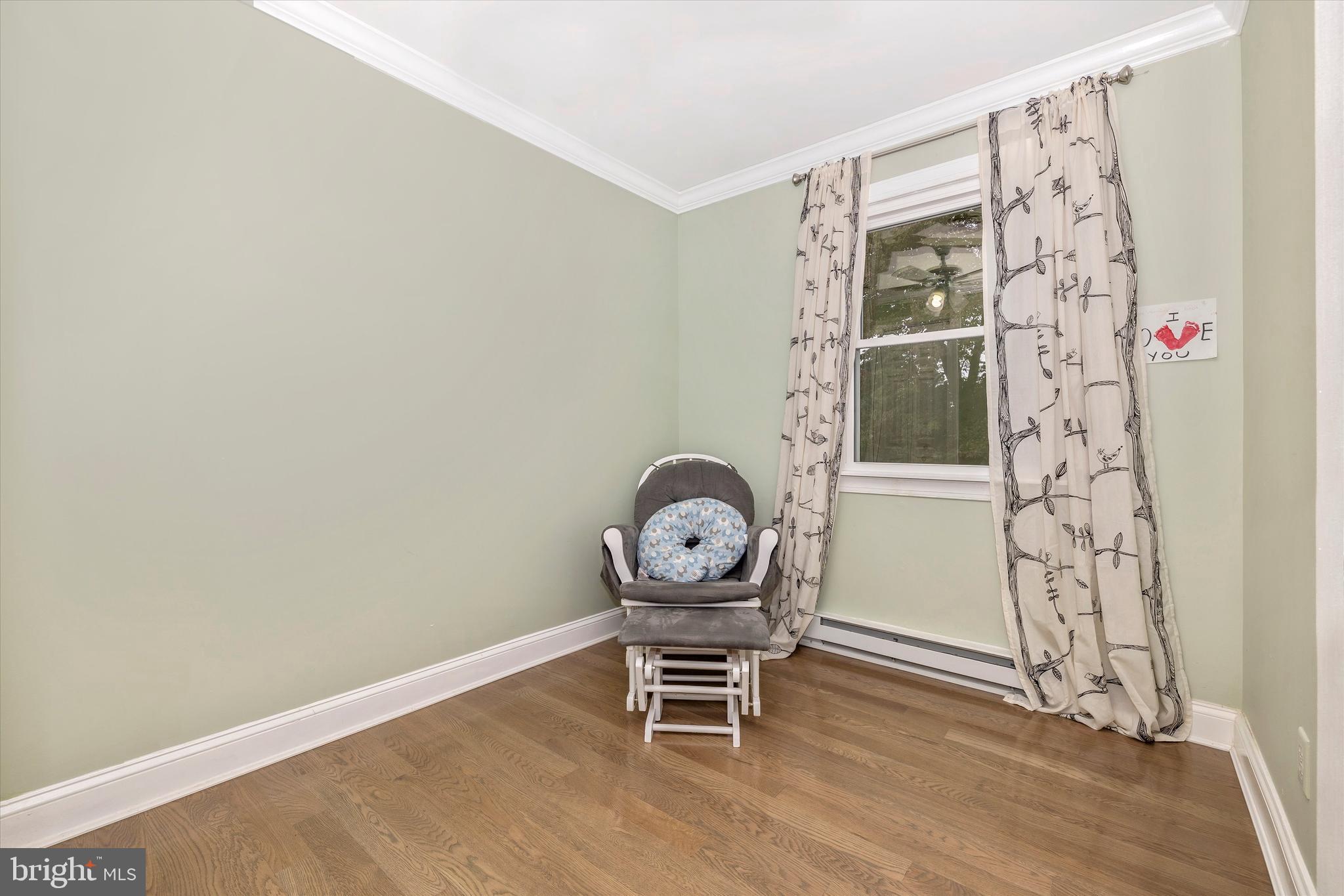24317 Ridge Road Damascus, MD 20872 - Photo 25 of 52 3rd bedroom.