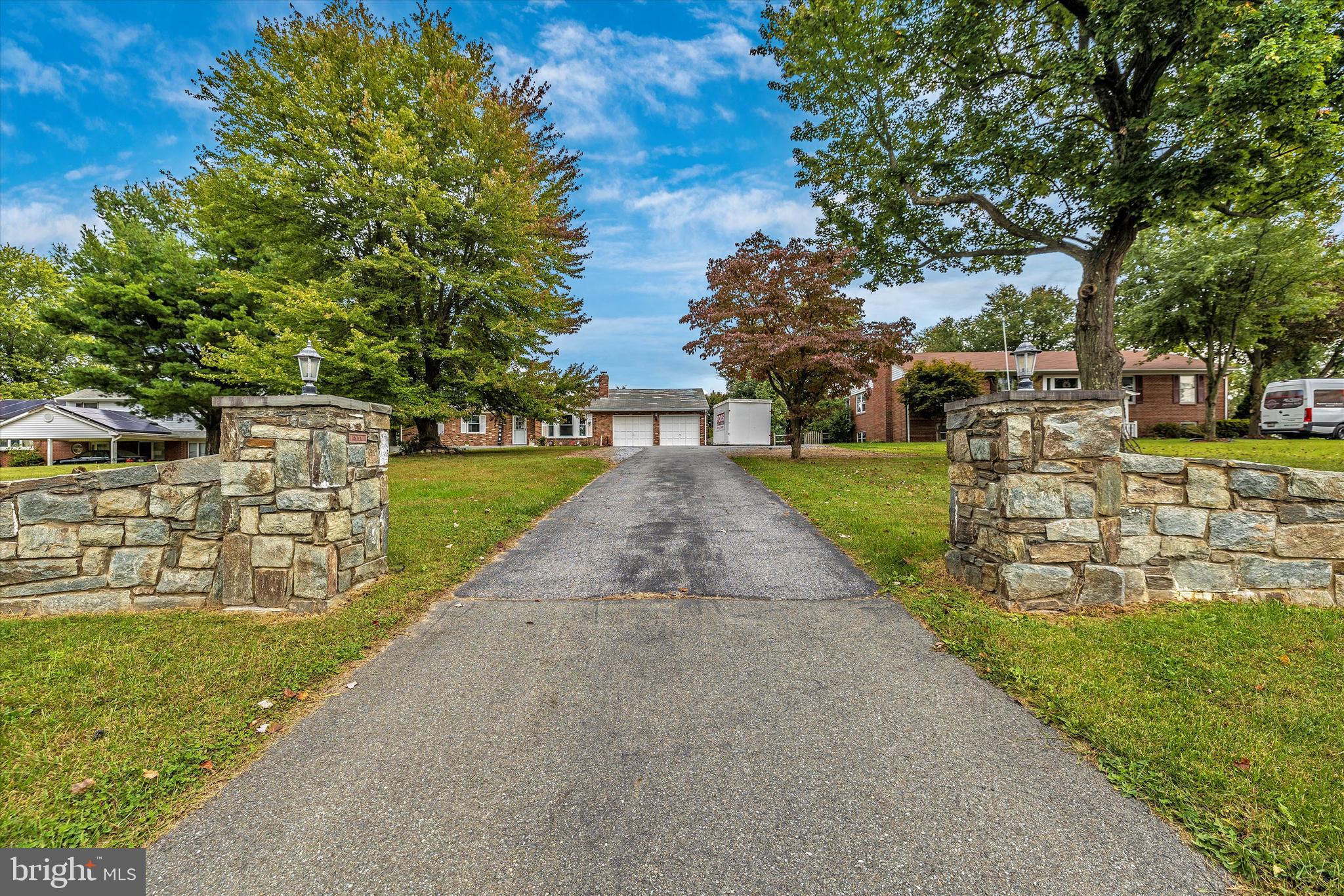 24317 Ridge Road Damascus, MD 20872 - Photo 38 of 52 Long driveway, can park lots of cars!