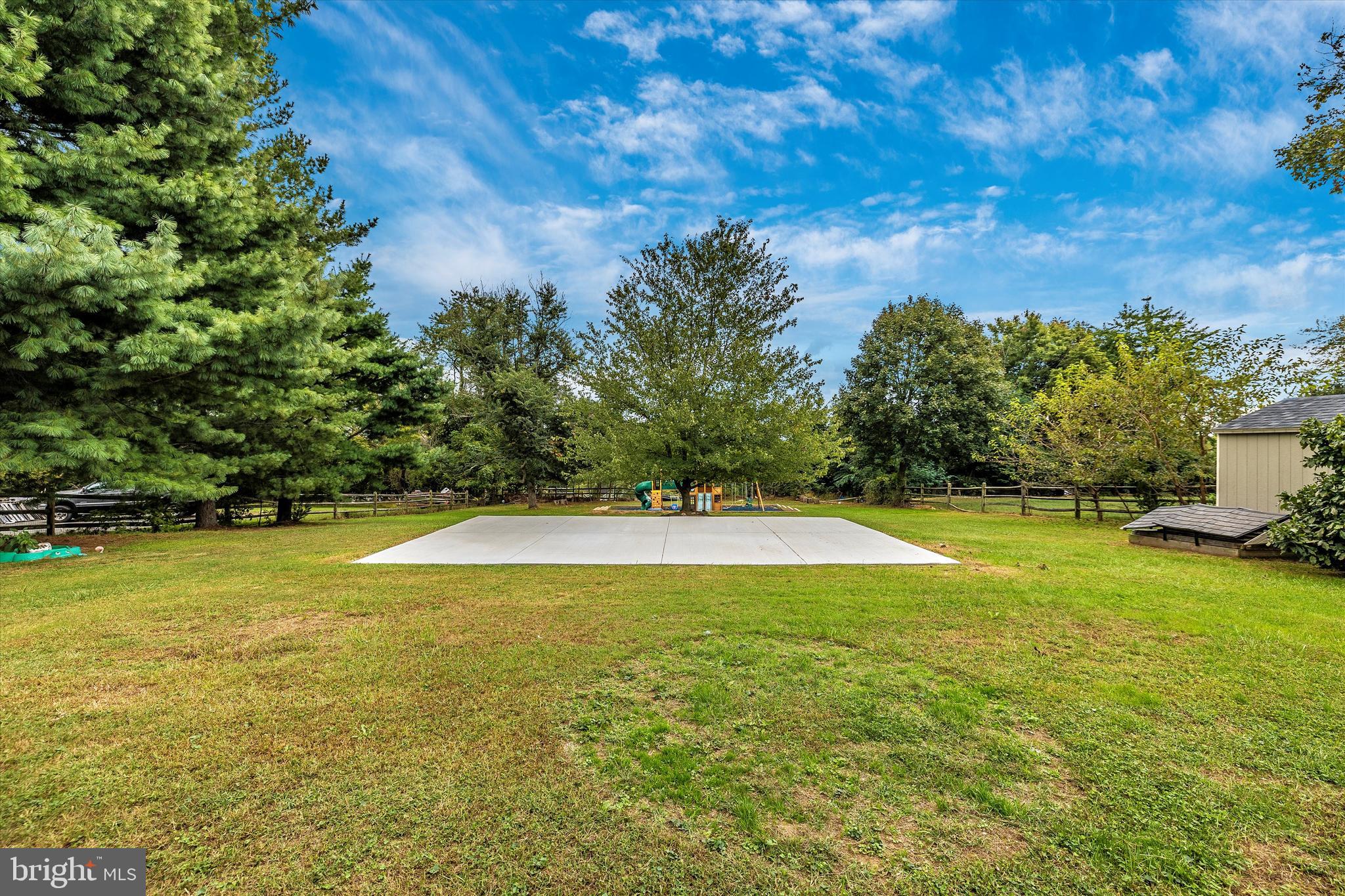 24317 Ridge Road Damascus, MD 20872 - Photo 45 of 52 Large flat back yard.