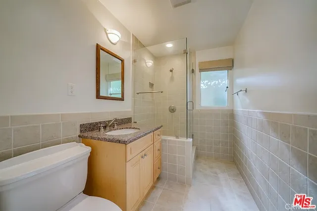 $7,450 | 3826 Dixie Canyon Avenue, Sherman Oaks, CA 91423