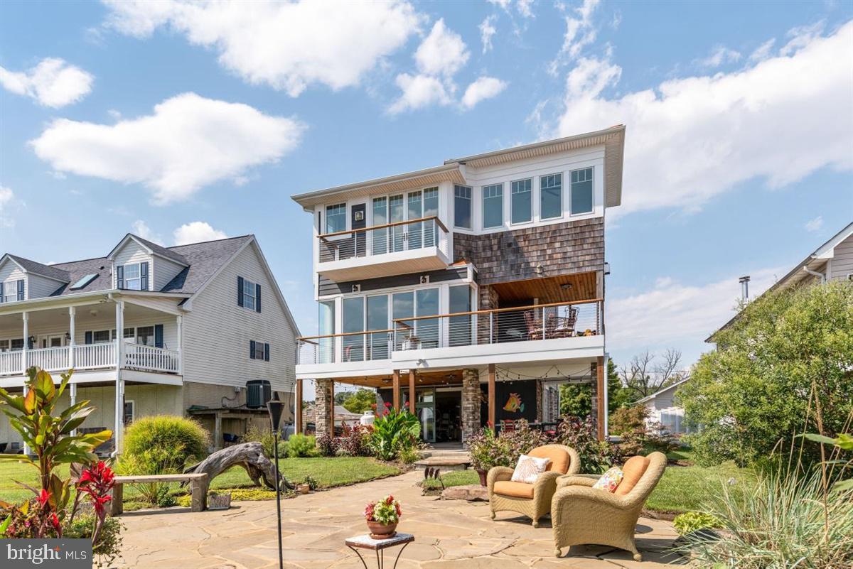 7829 SW Road Pasadena, MD 21122 - Photo 2 of 39 Full Glass Windows for Maximum Views