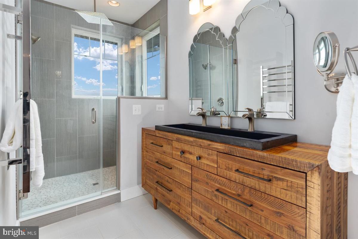 7829 SW Road Pasadena, MD 21122 - Photo 23 of 39 Corner Shower with Waterfront Views