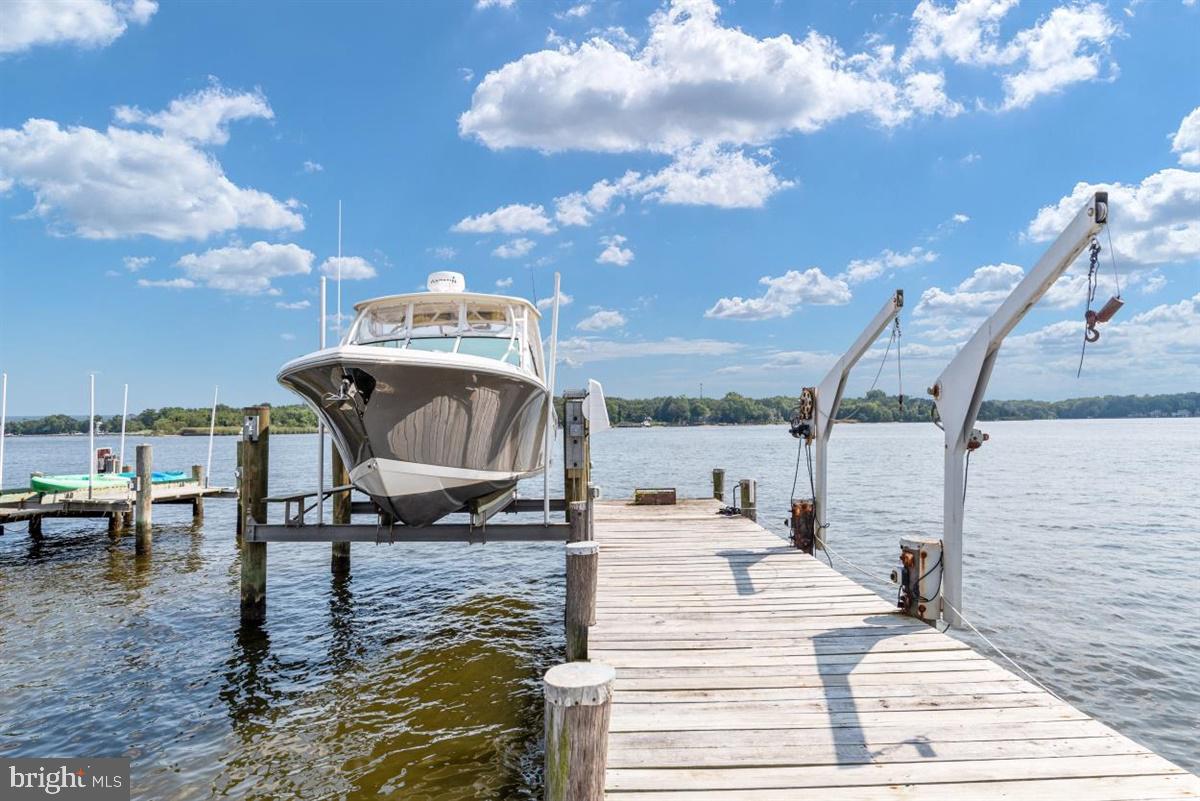 7829 SW Road Pasadena, MD 21122 - Photo 33 of 39 12,500 Lb Boat Lift with New Pilings in 2019