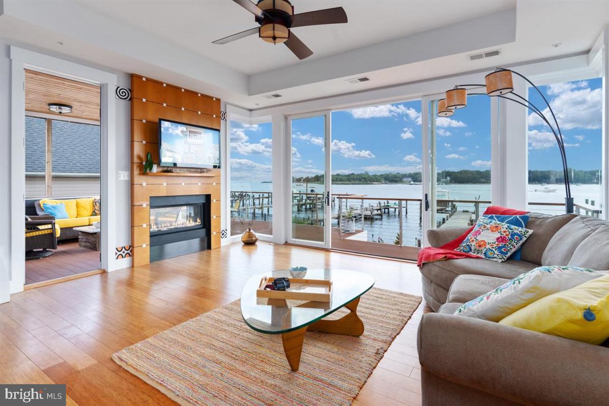 7829 SW Road Pasadena, MD 21122 - Photo 5 of 39 Big Views of Chesapeake Bay