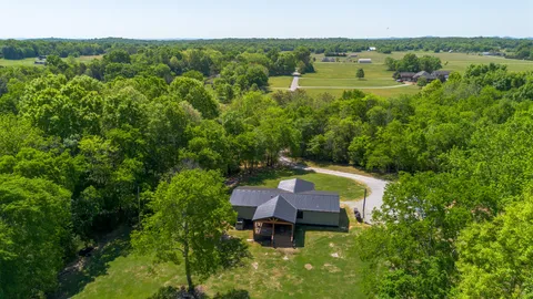 a view of yard with green space