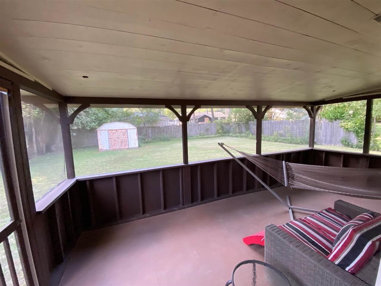 1265 Whitewater Road Memphis, TN 38117 - Photo 19 of 23 a view of two chairs in the balcony