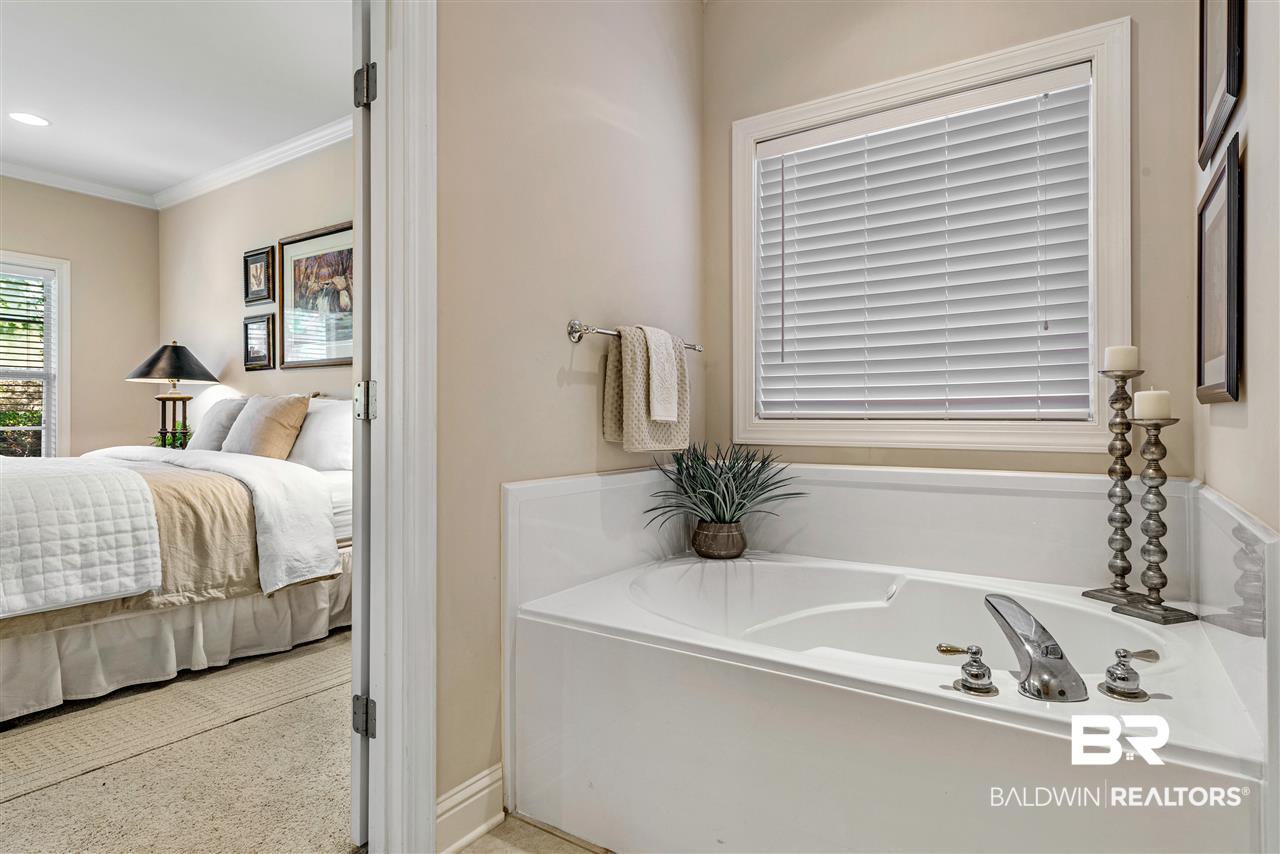 10137 Constantine Street Daphne, AL 36526 - Photo 15 of 25 Master Bath