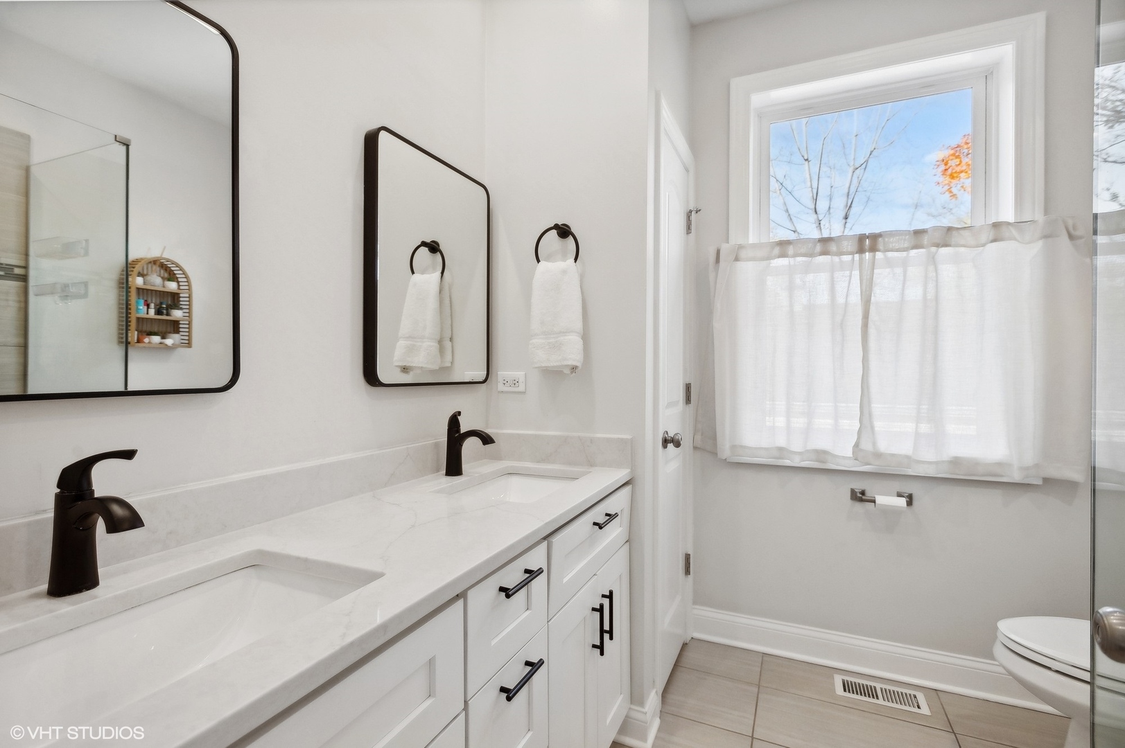 1005 Rockland Road Lake Bluff, IL 60044 - Photo 15 of 15 Gallery Image 15