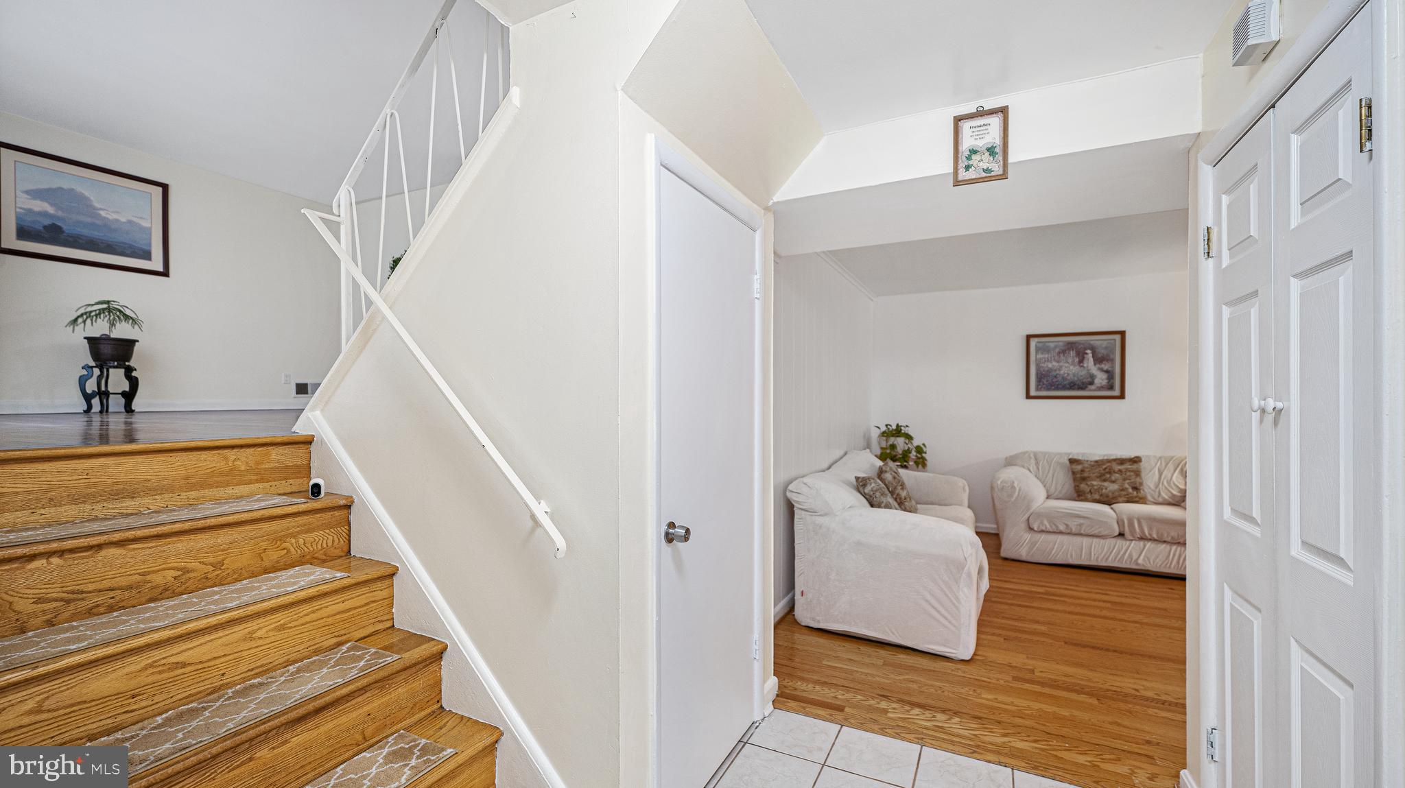 4412 Mahan Road Silver Spring, MD 20906 - Photo 3 of 46 Foyer