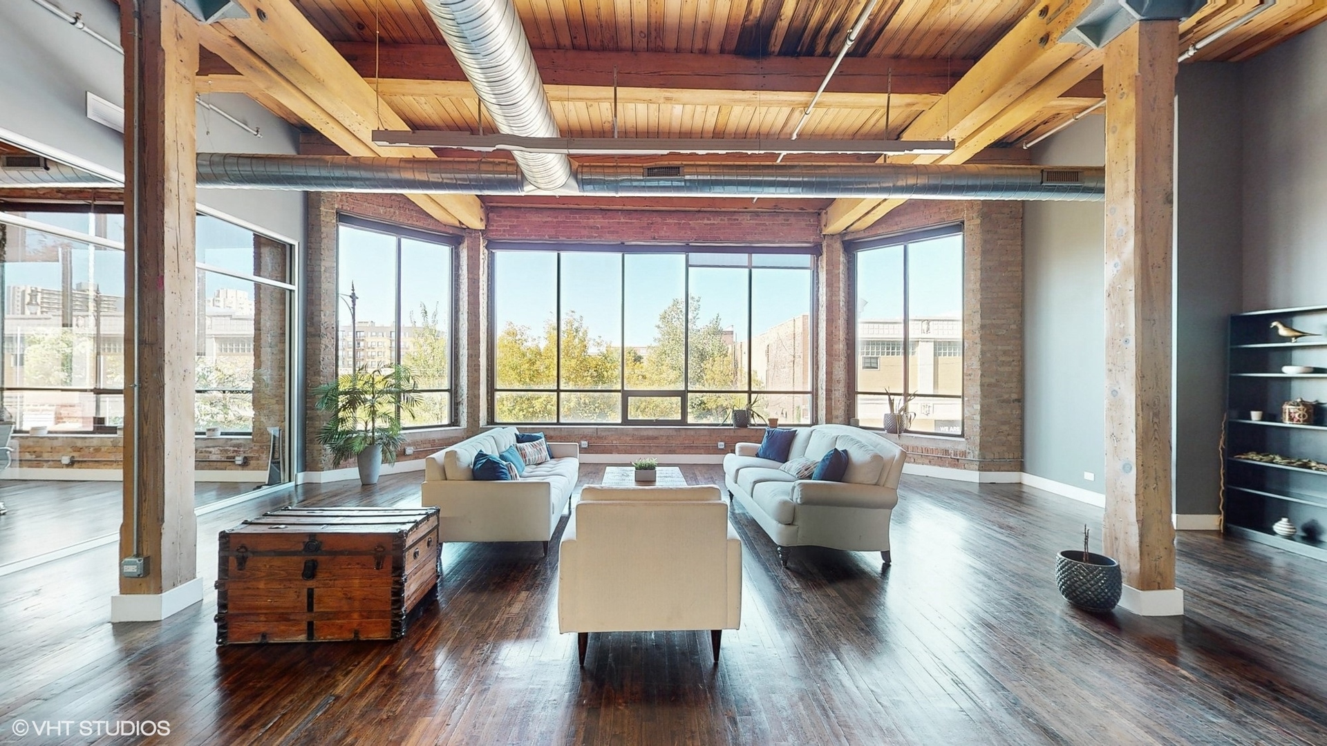 2241 South Wabash Avenue Chicago, IL 60616 - Photo 5 of 91 a living room with furniture and a large window