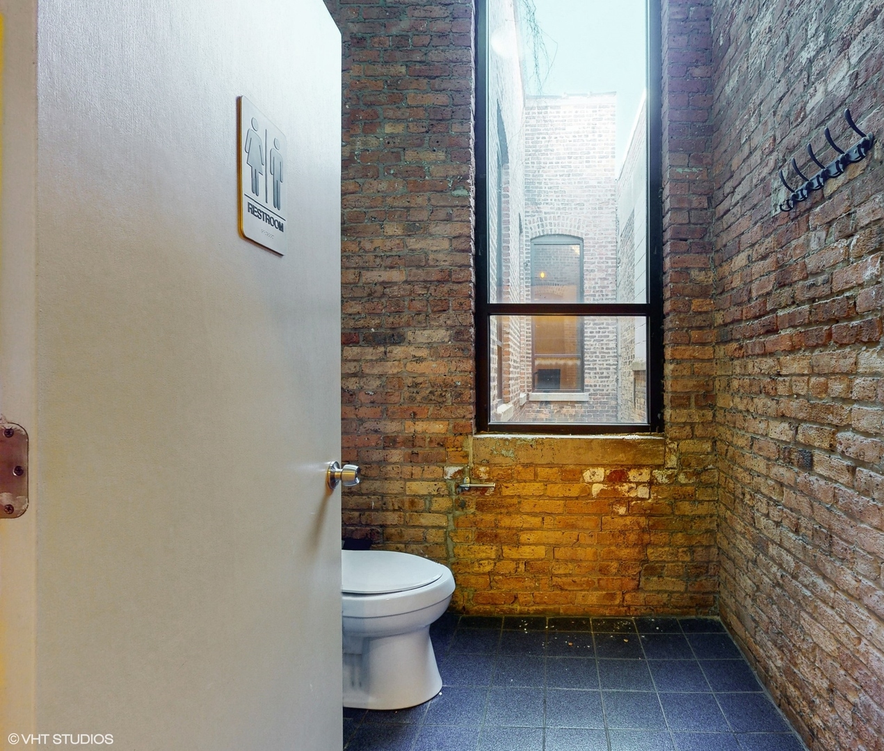 2241 South Wabash Avenue Chicago, IL 60616 - Photo 62 of 91 a bathroom with a toilet and a shower