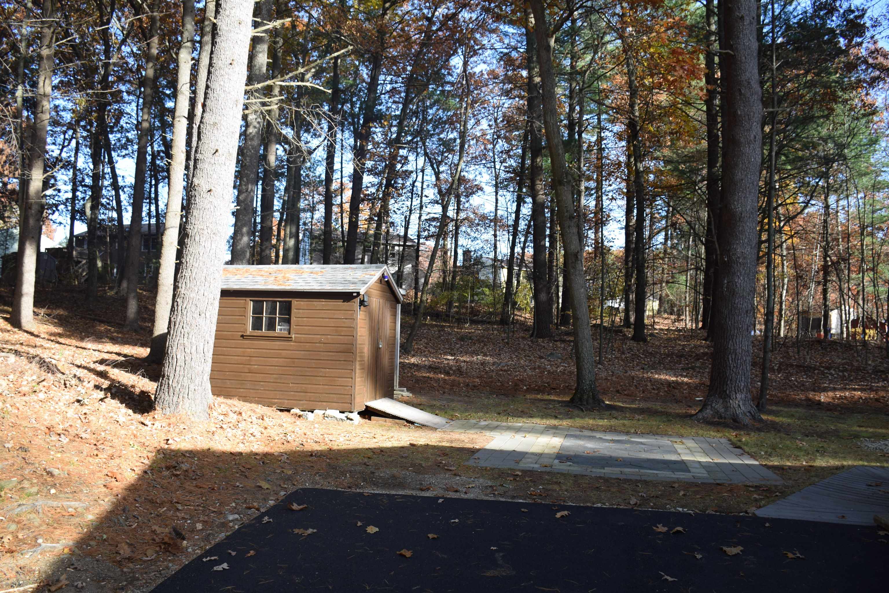 11 Burlington Road Nashua, NH 03062 - Photo 6 of 14 Gallery Image 6