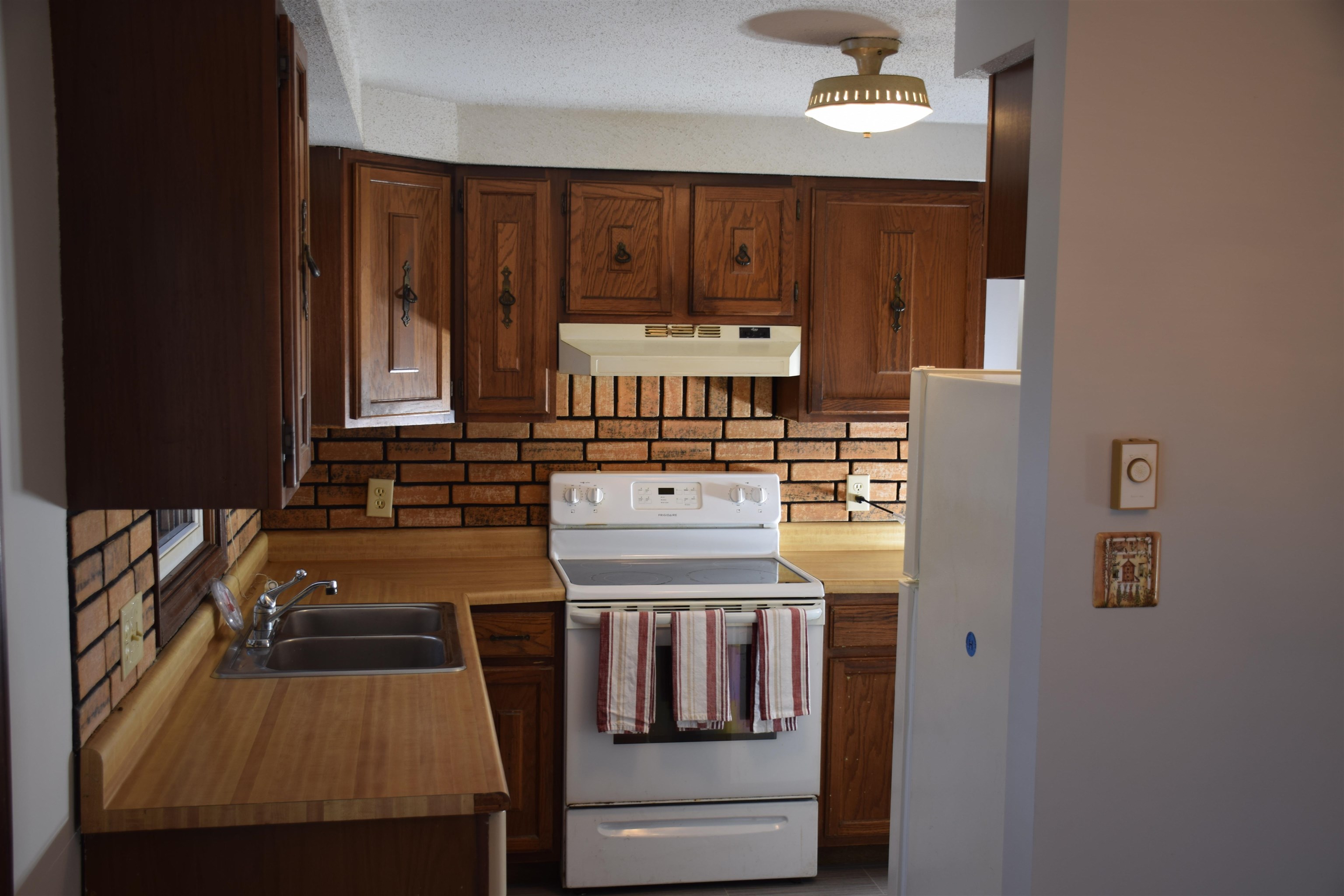 11 Burlington Road Nashua, NH 03062 - Photo 8 of 14 Gallery Image 8