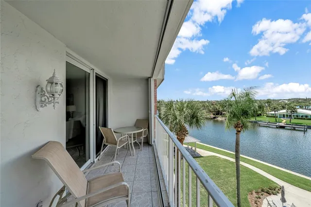 $435,000 | 4601 Florida A1A, Unit 405, Vero Beach, FL 32963