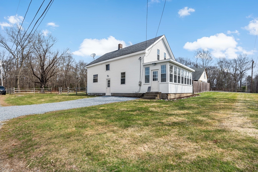 243 Chestnut Street Rehoboth, MA 02769 - Photo 3 of 42