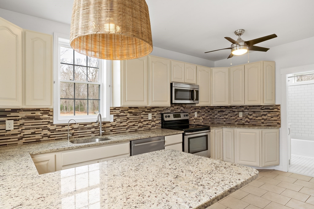 243 Chestnut Street Rehoboth, MA 02769 - Photo 6 of 42