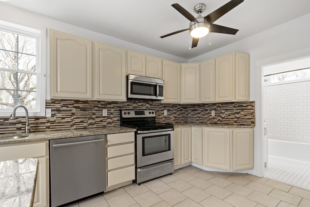 243 Chestnut Street Rehoboth, MA 02769 - Photo 7 of 42