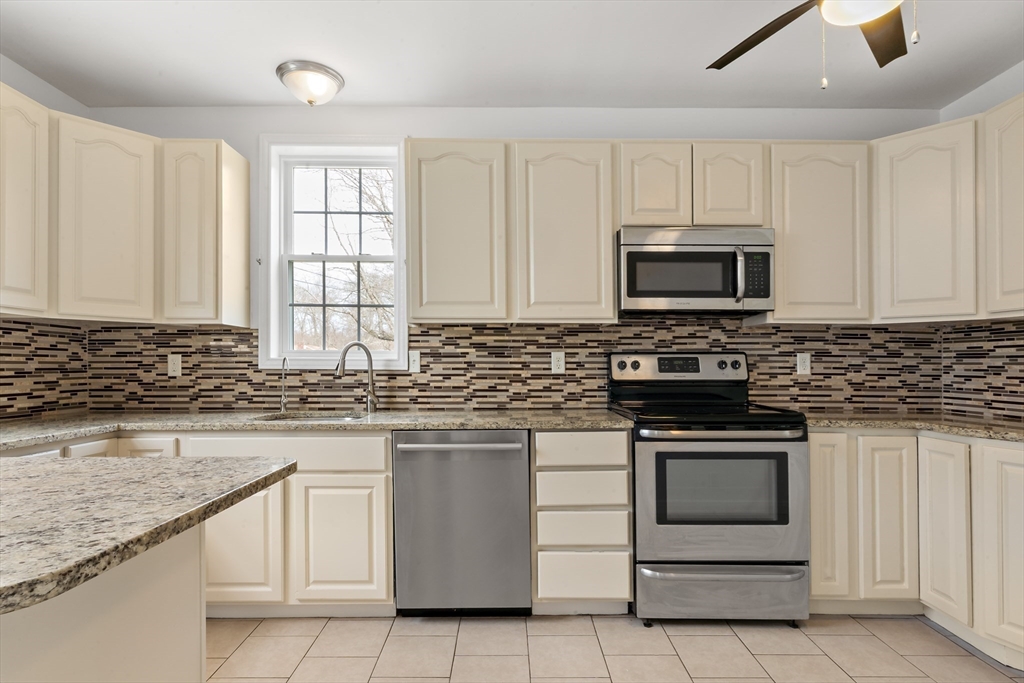 243 Chestnut Street Rehoboth, MA 02769 - Photo 8 of 42