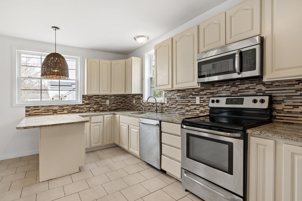 243 Chestnut Street Rehoboth, MA 02769 - Photo 10 of 42