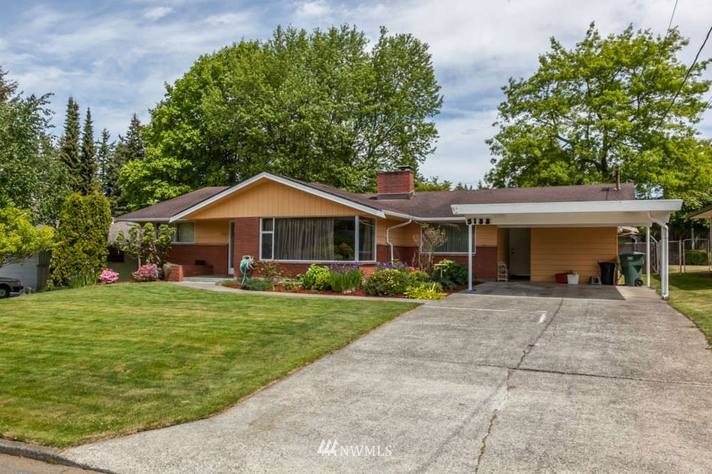 5133 West Highland Road Everett, WA 98203 - Photo 2 of 15