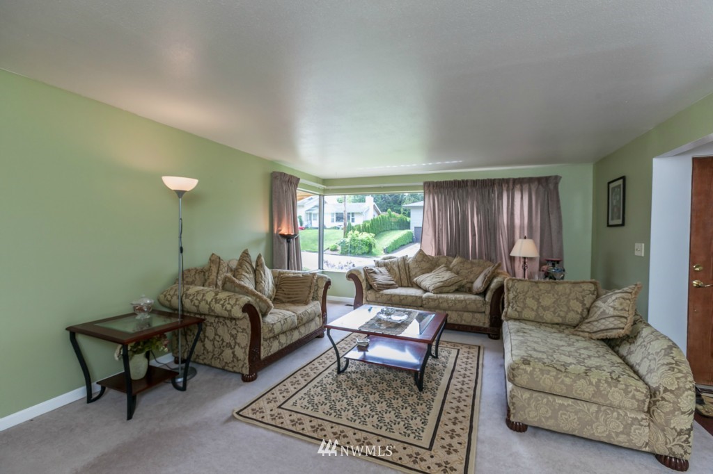 5133 West Highland Road Everett, WA 98203 - Photo 5 of 15