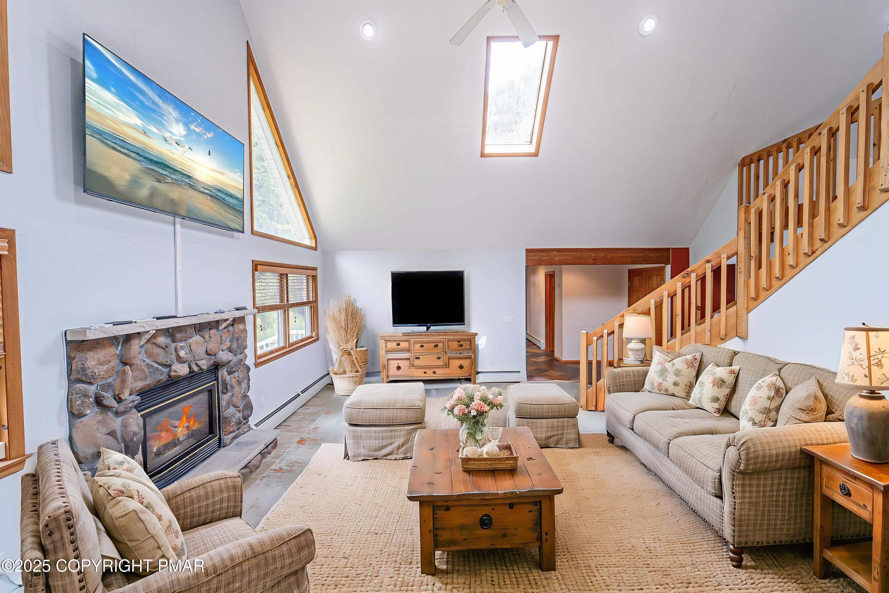 142 Bloss Road Canadensis, PA 18325 - Photo 15 of 109 Living Room Virtually Staged