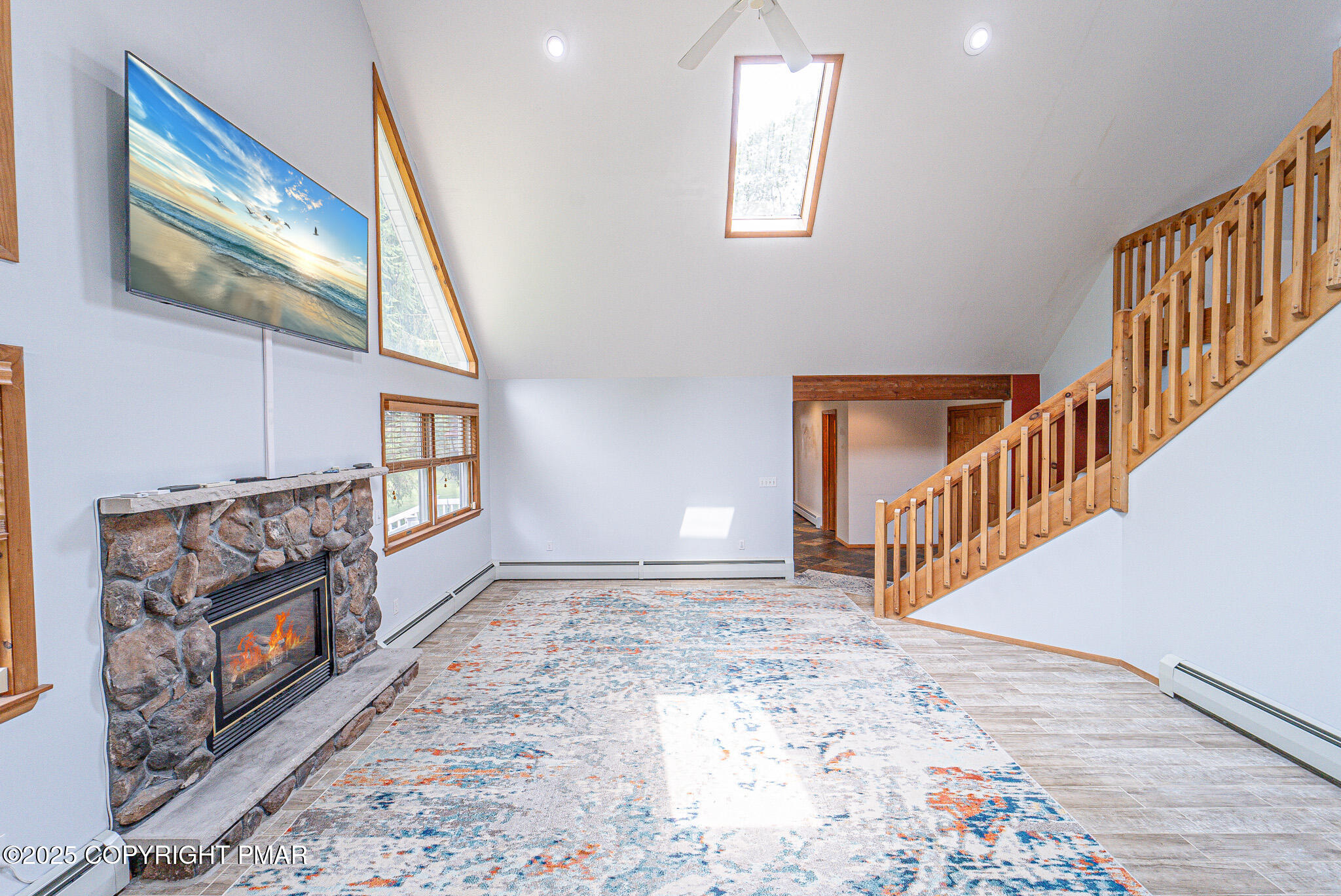 142 Bloss Road Canadensis, PA 18325 - Photo 16 of 109 Great Room View 3