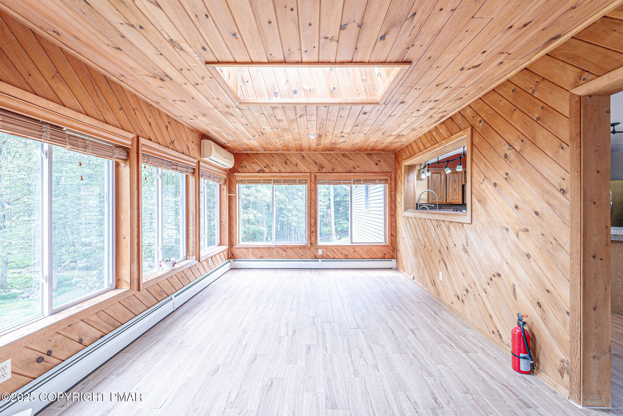 142 Bloss Road Canadensis, PA 18325 - Photo 30 of 109 Sun Room View 2