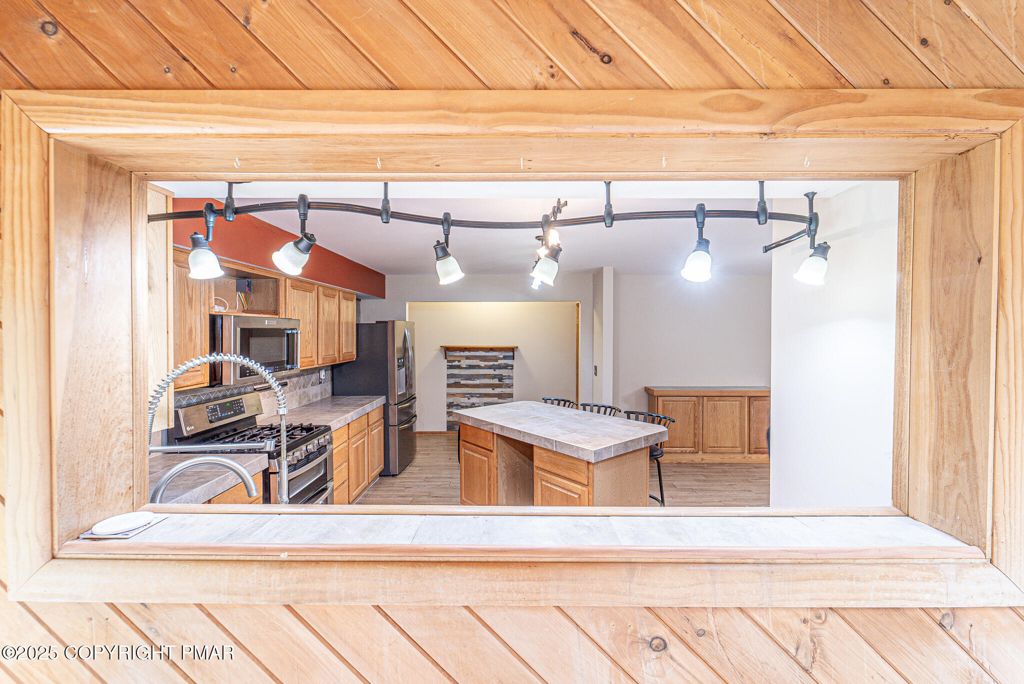 142 Bloss Road Canadensis, PA 18325 - Photo 32 of 109 a view of a living room and entry way
