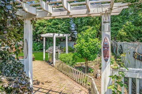 $699,000 | 20 Wiltshire Drive, Commack, NY 11725