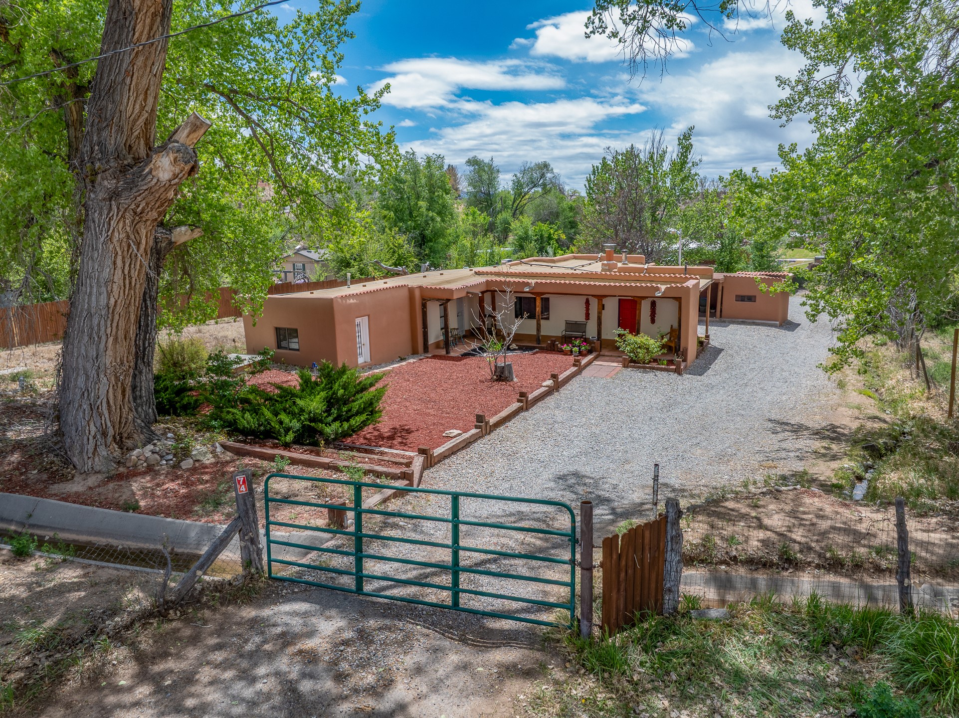 74 El Sitio Road Espanola, NM 87532 - Photo 5 of 56