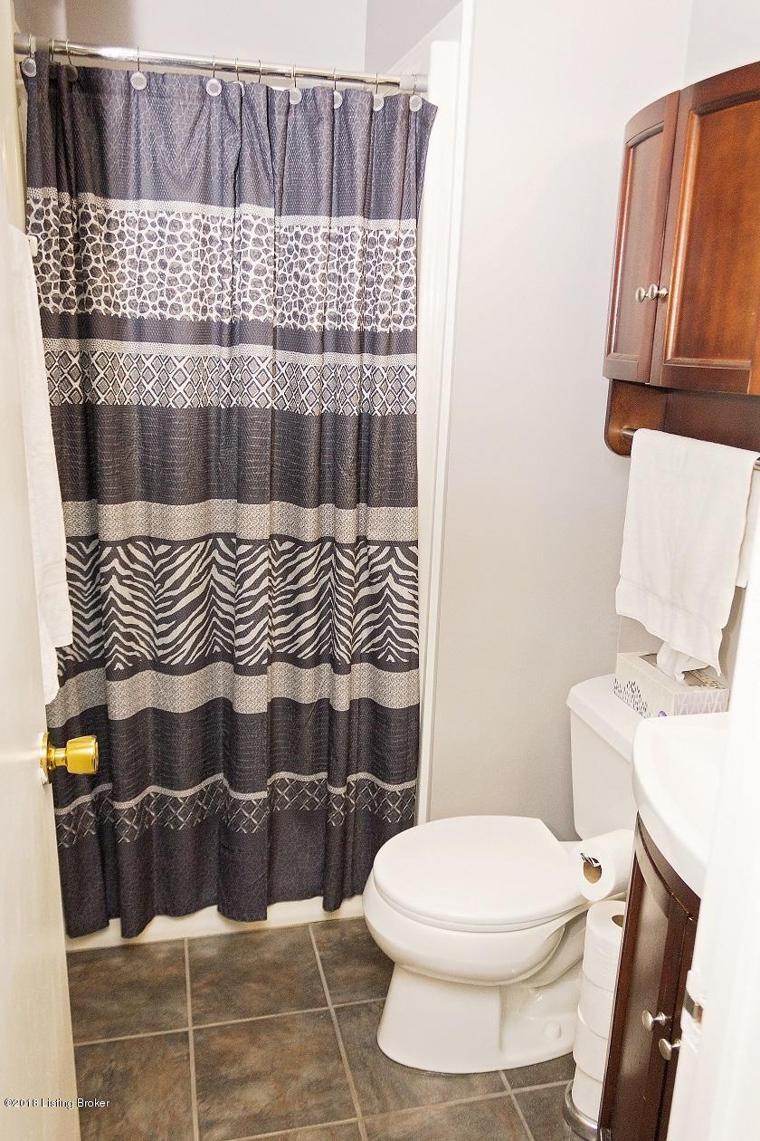 119 Edgewood Road Radcliff, KY 40160 - Photo 23 of 34 034