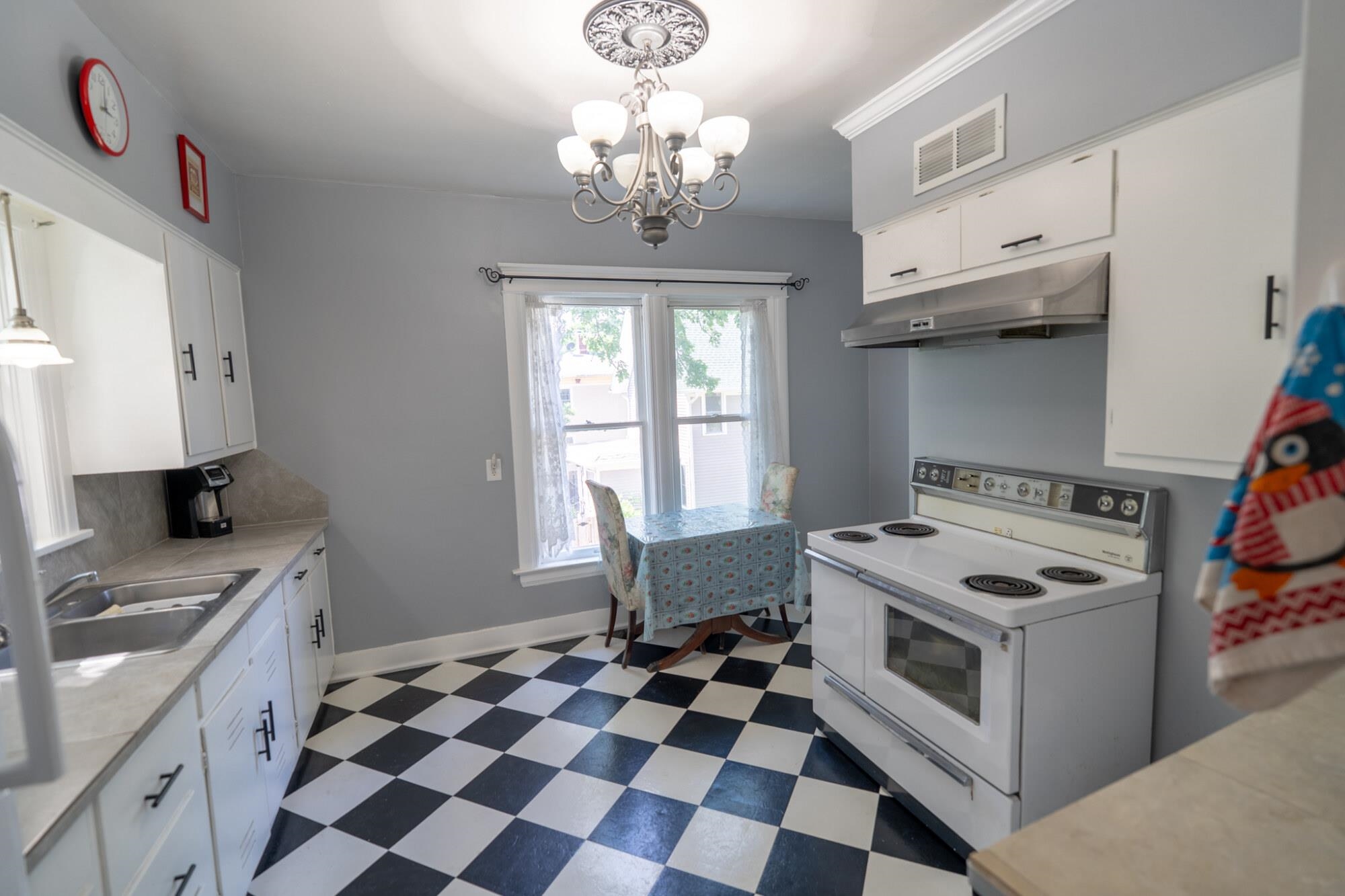 643 Park Beloit Wi 53511 Beloit, WI 53511 - Photo 14 of 33