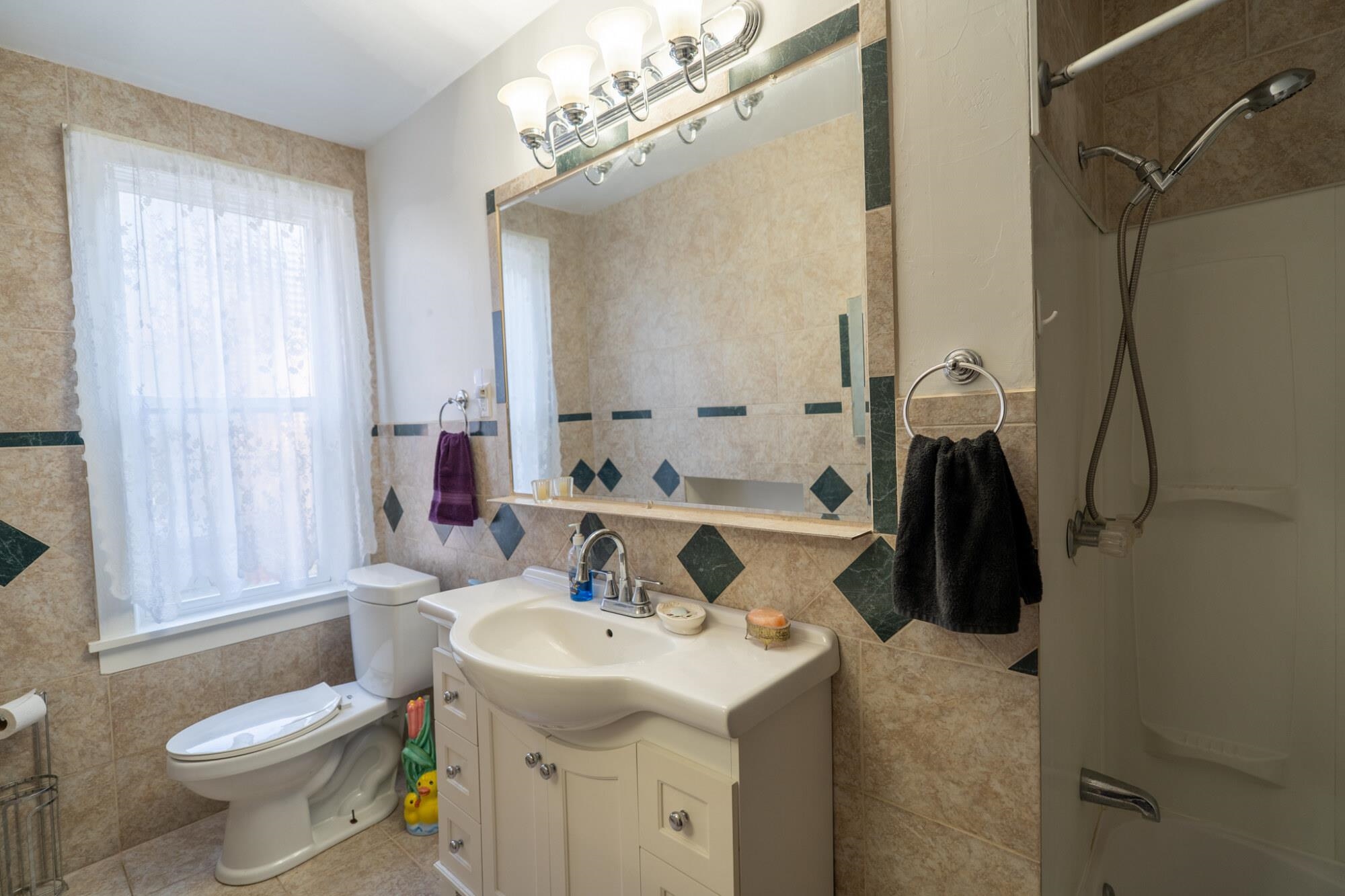 643 Park Beloit Wi 53511 Beloit, WI 53511 - Photo 10 of 33