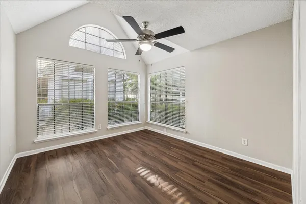 $1,495 | 1710 West T C Jester Boulevard, Unit 1111, Houston, TX 77008