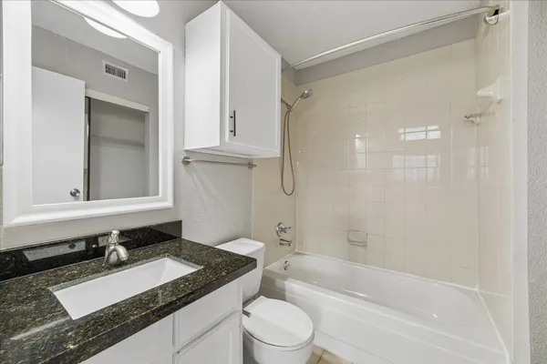 $1,495 | 1710 West T C Jester Boulevard, Unit 1111, Houston, TX 77008