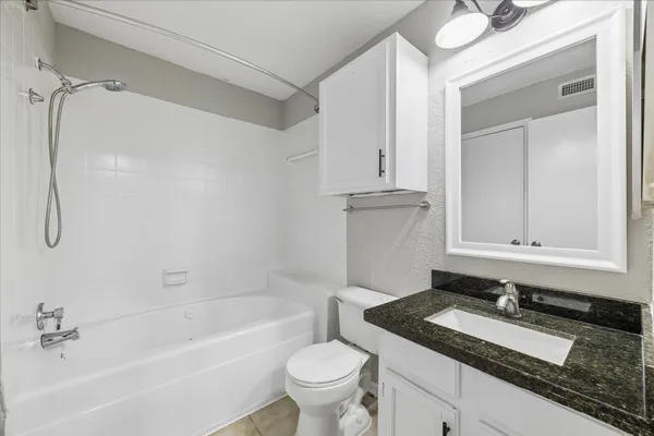 $1,495 | 1710 West T C Jester Boulevard, Unit 1111, Houston, TX 77008