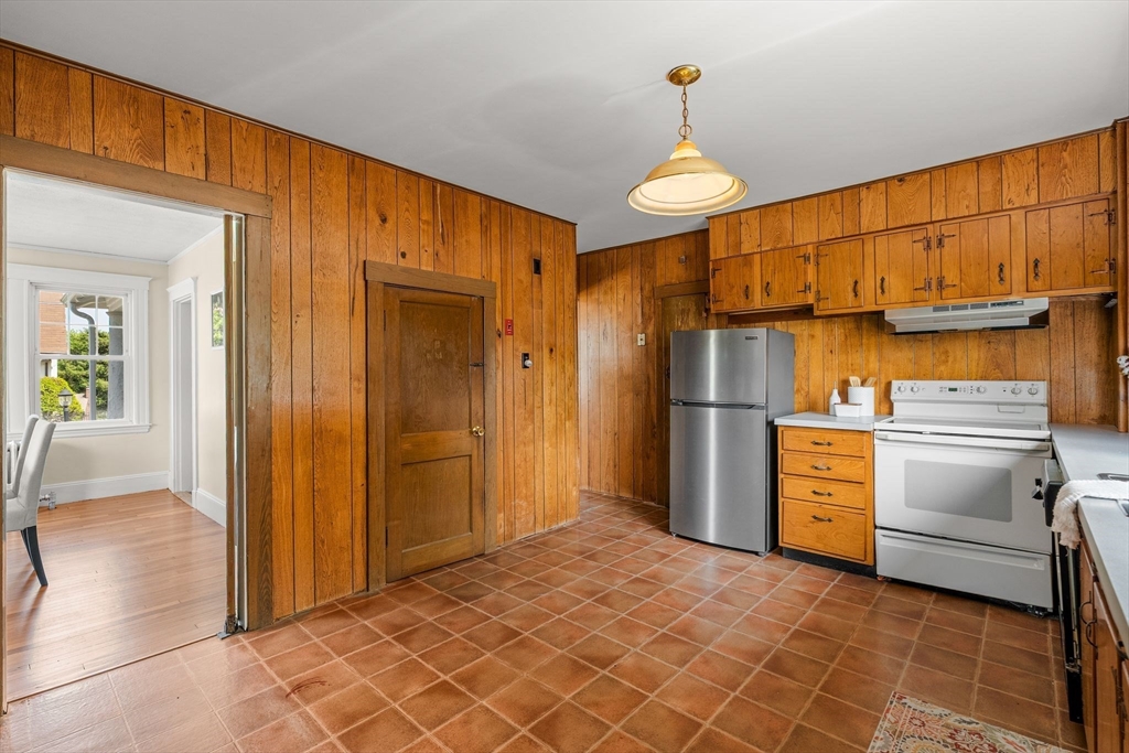 72 Terrace Road Medford, MA 02155 - Photo 17 of 41