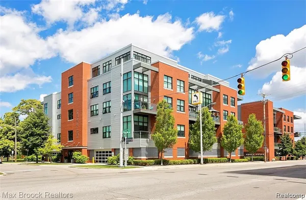 $3,950 | 100 North Center Street, Unit 301, Royal Oak, MI 48067