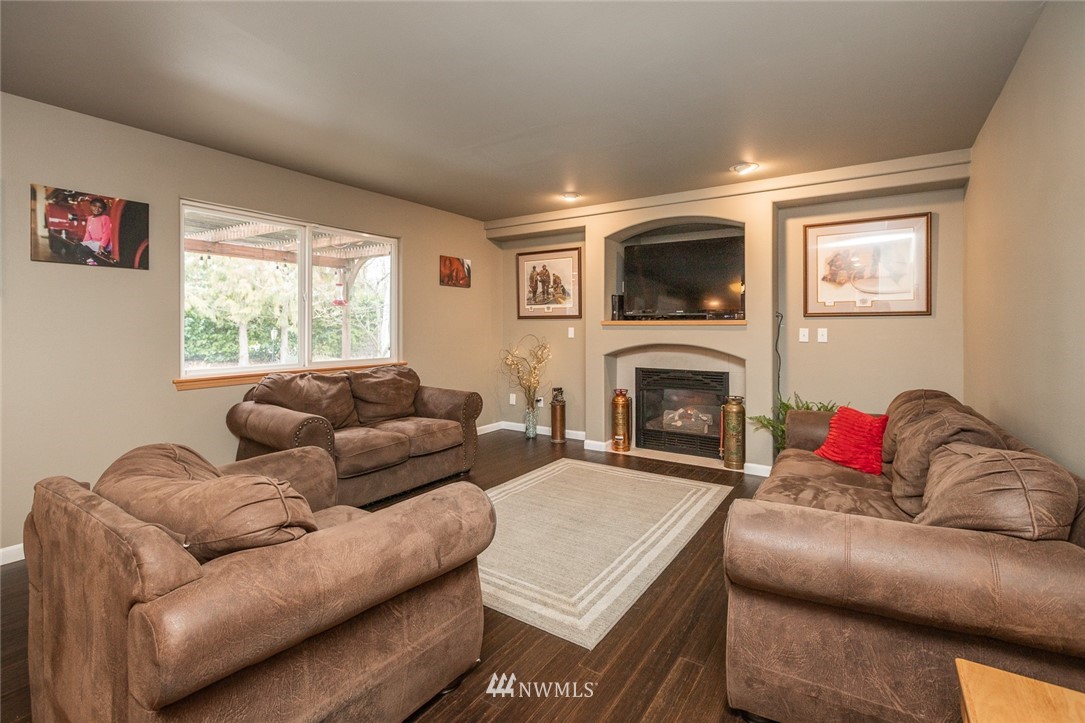 14123 A P Tubbs Road East Buckley, WA 98321 - Photo 3 of 25 Gallery Image 3