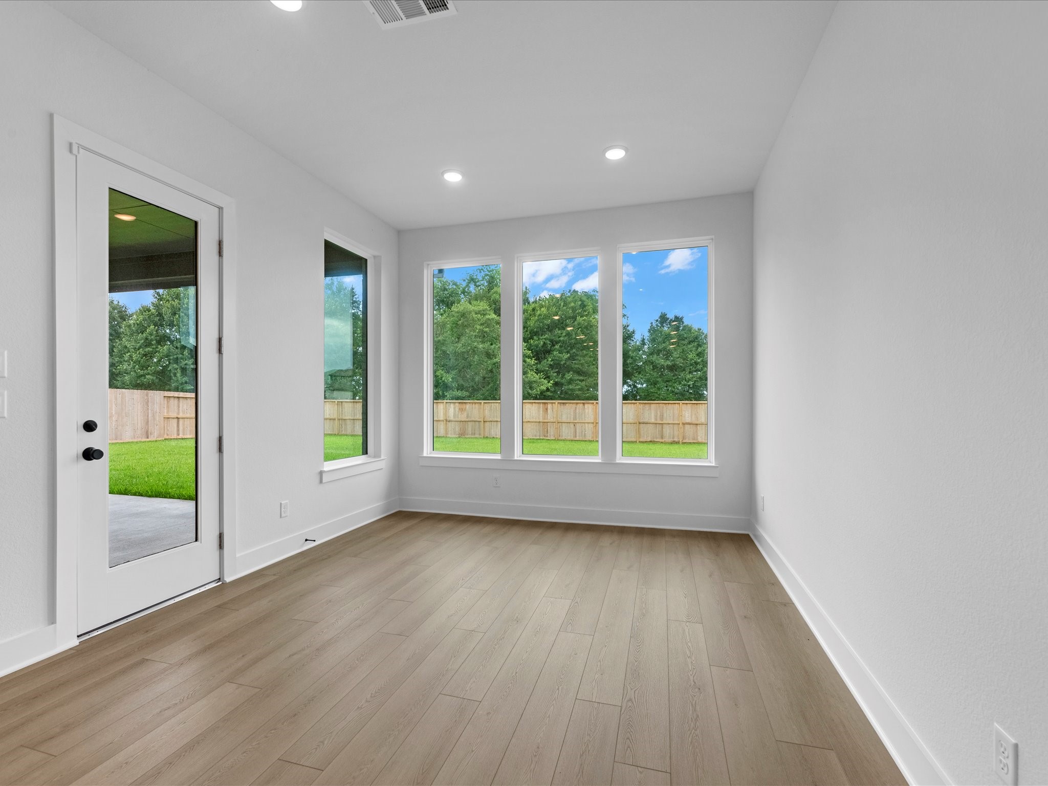 2119 Breezy Brk Court Rosharon, TX 77583 - Photo 9 of 29