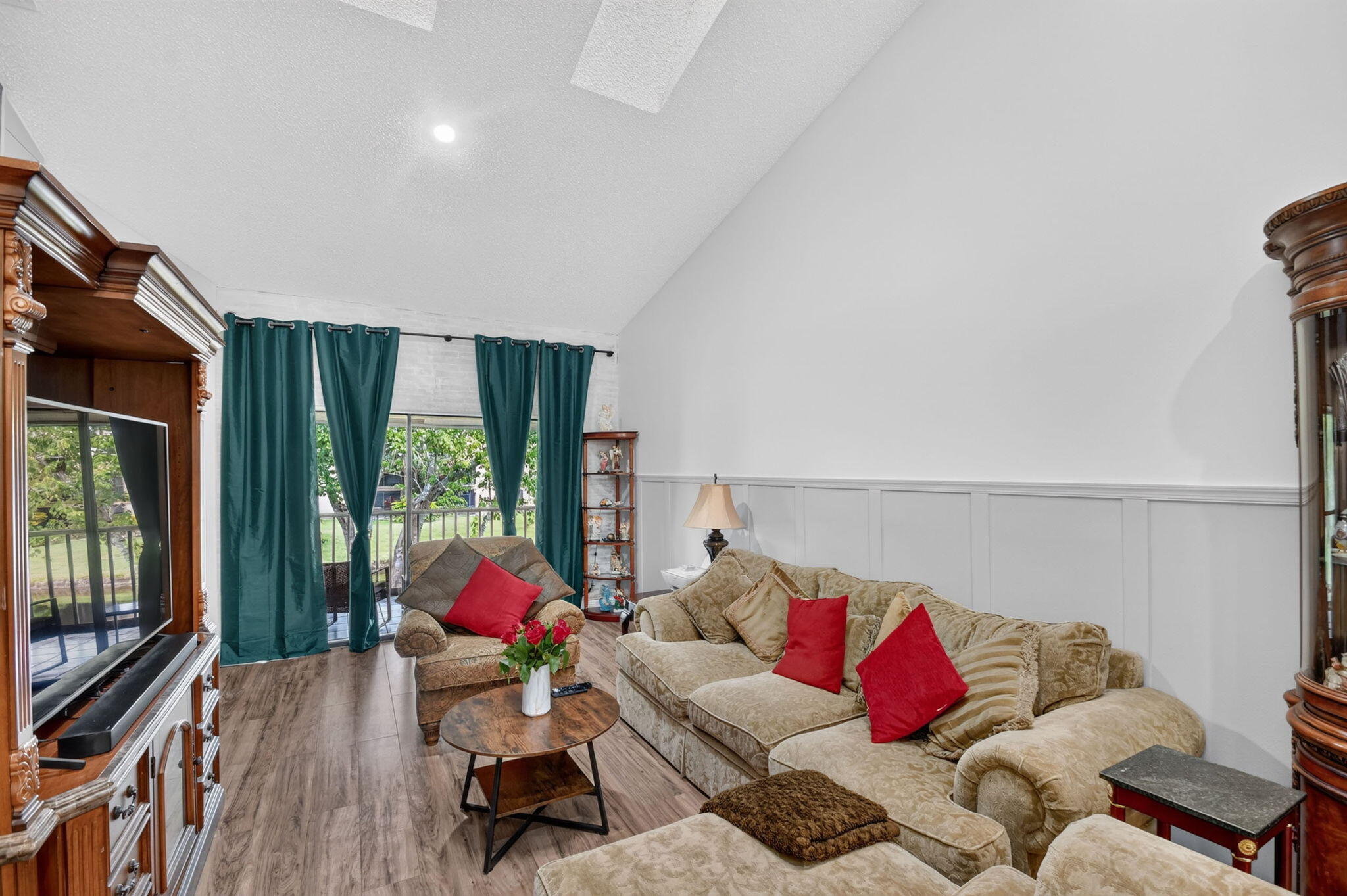 907 Harbour Pointe Way Greenacres, FL 33413 - Photo 22 of 87 Living Room