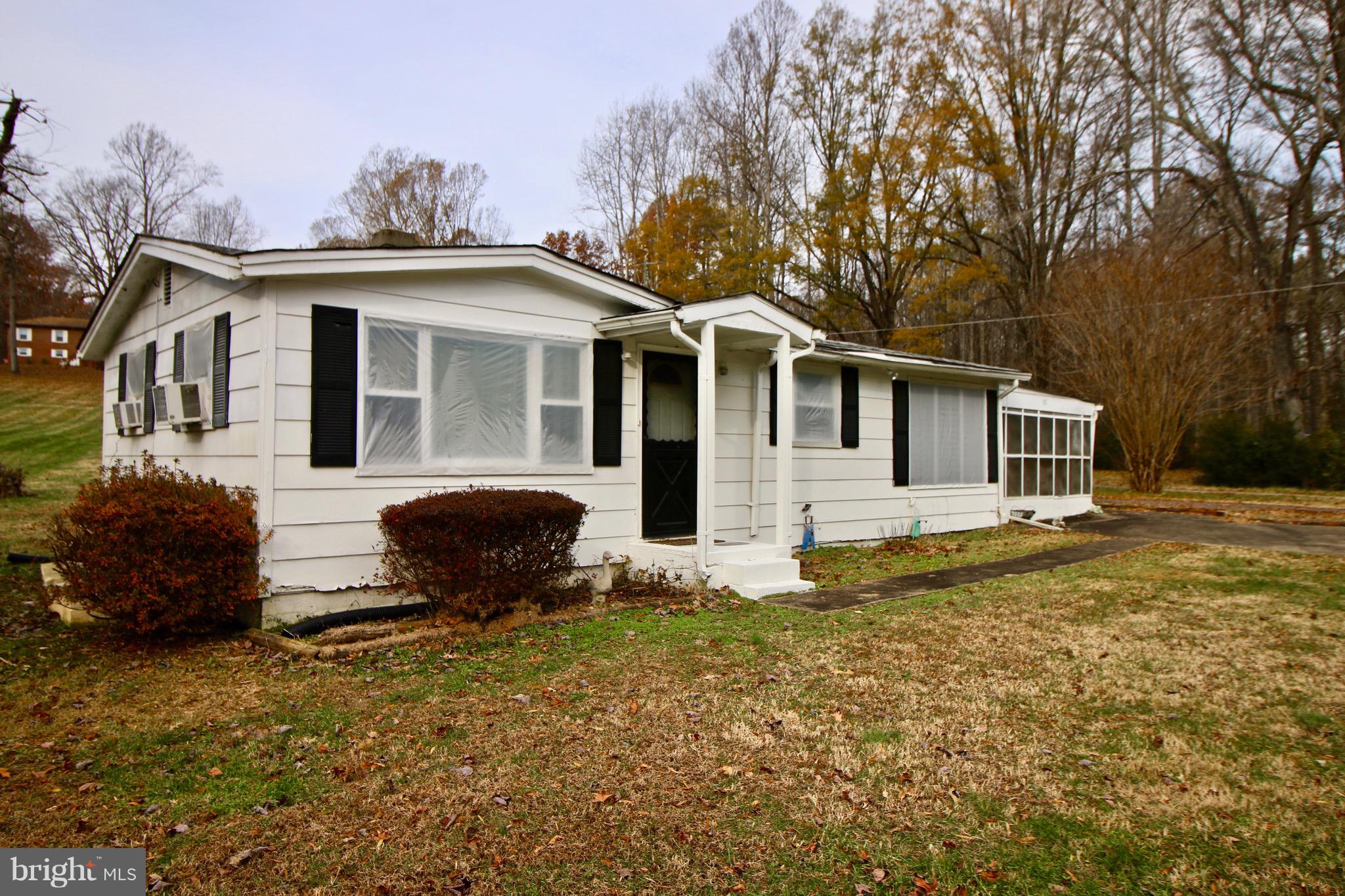 921 Poplar Road Fredericksburg, VA 22406 - Photo 4 of 4 Gallery Image 4