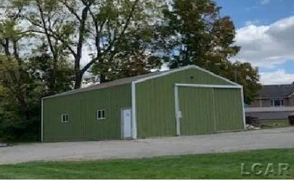 $110,000 | 700 Oakwood Road, Adrian, MI 49221