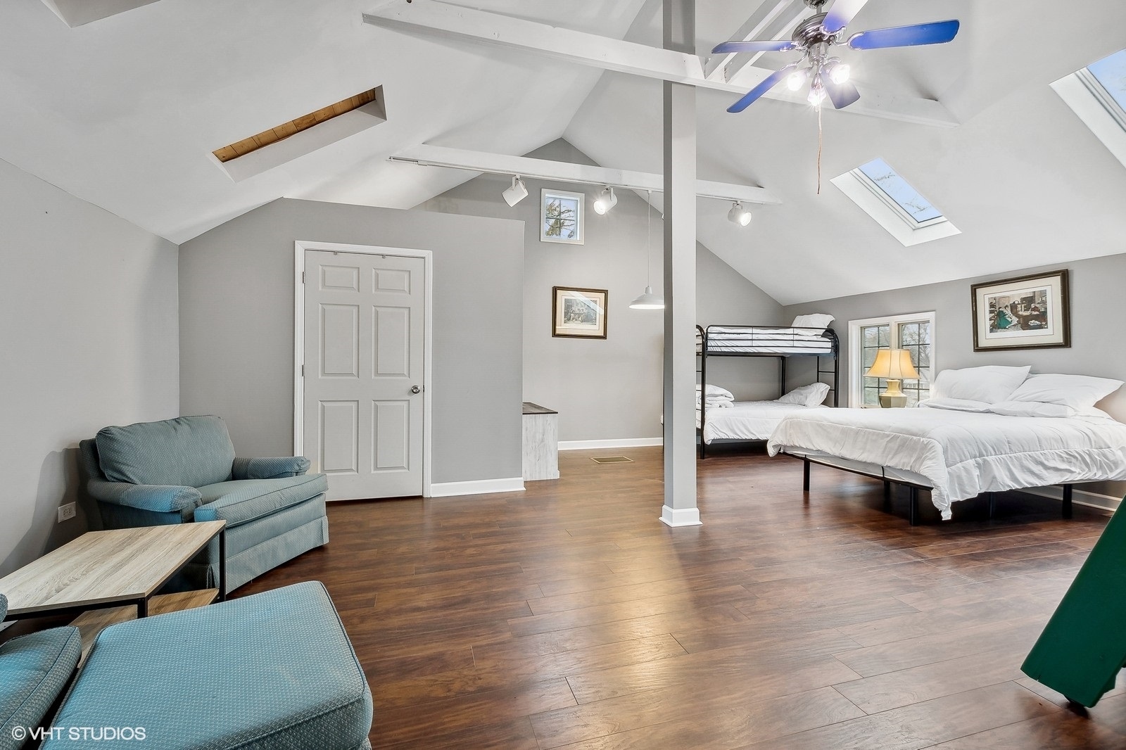 2404 Ridge Avenue, Unit CH Evanston, IL 60201 - Photo 10 of 19 Gallery Image 10